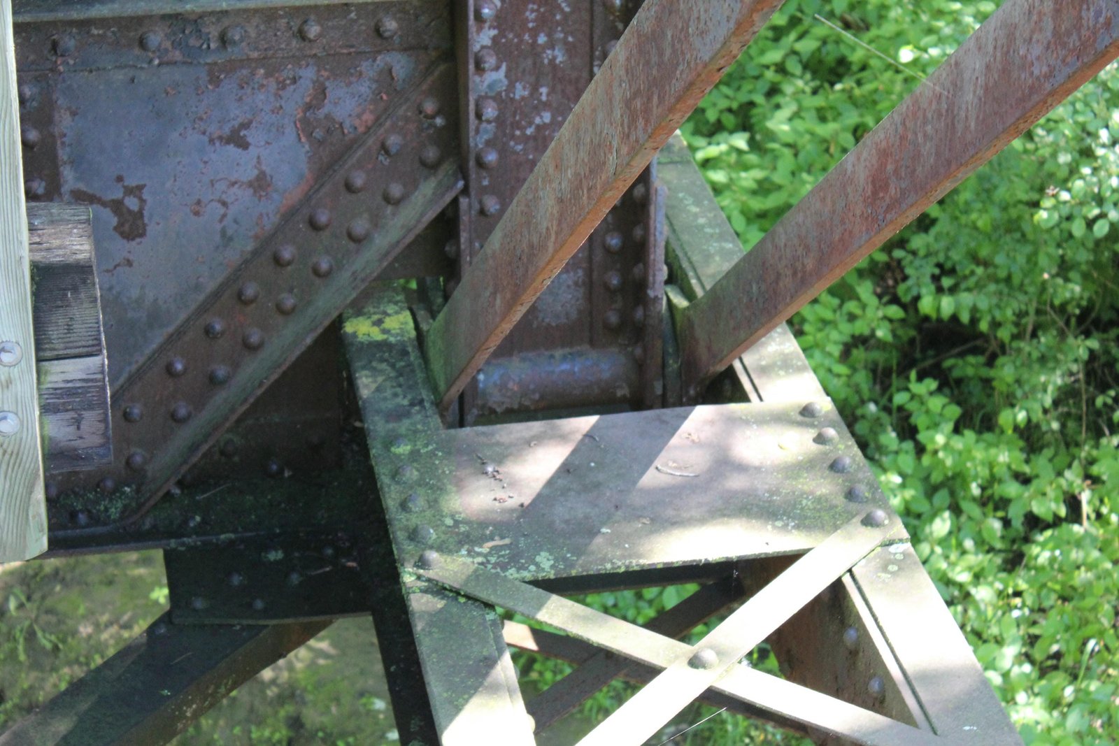 Lower connection